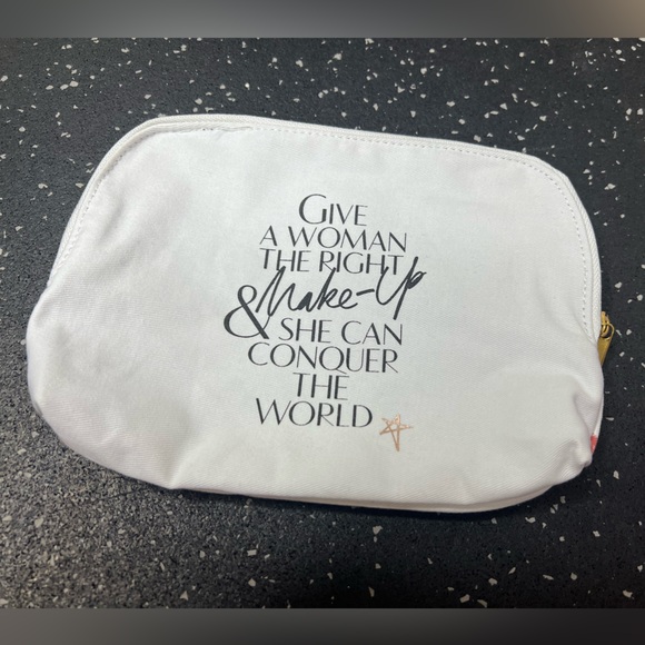 CHARLOTTE TILBURY | 1ST EDITION LIP PRINT CANVAS MAKEUP BAG NWOT - Picture 4 of 8